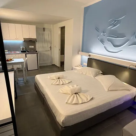 Niriides Aparthotel 3*