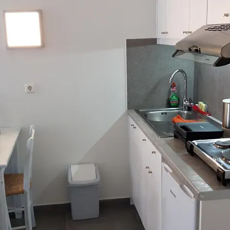 Aparthotel Niriides 3*