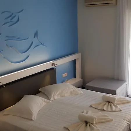 Niriides Aparthotel 3*